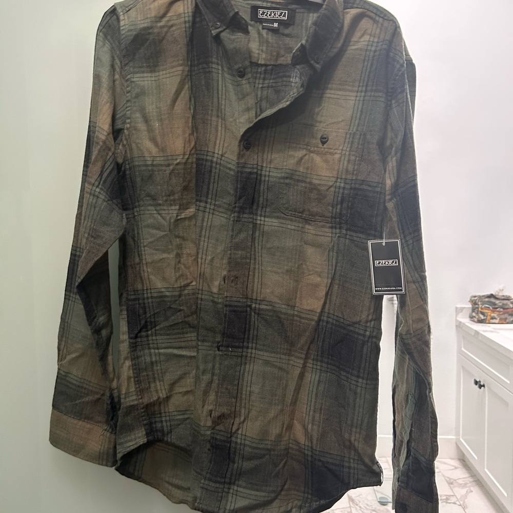 Ezekiel Green and Brown Plaid Shirt NWT size M